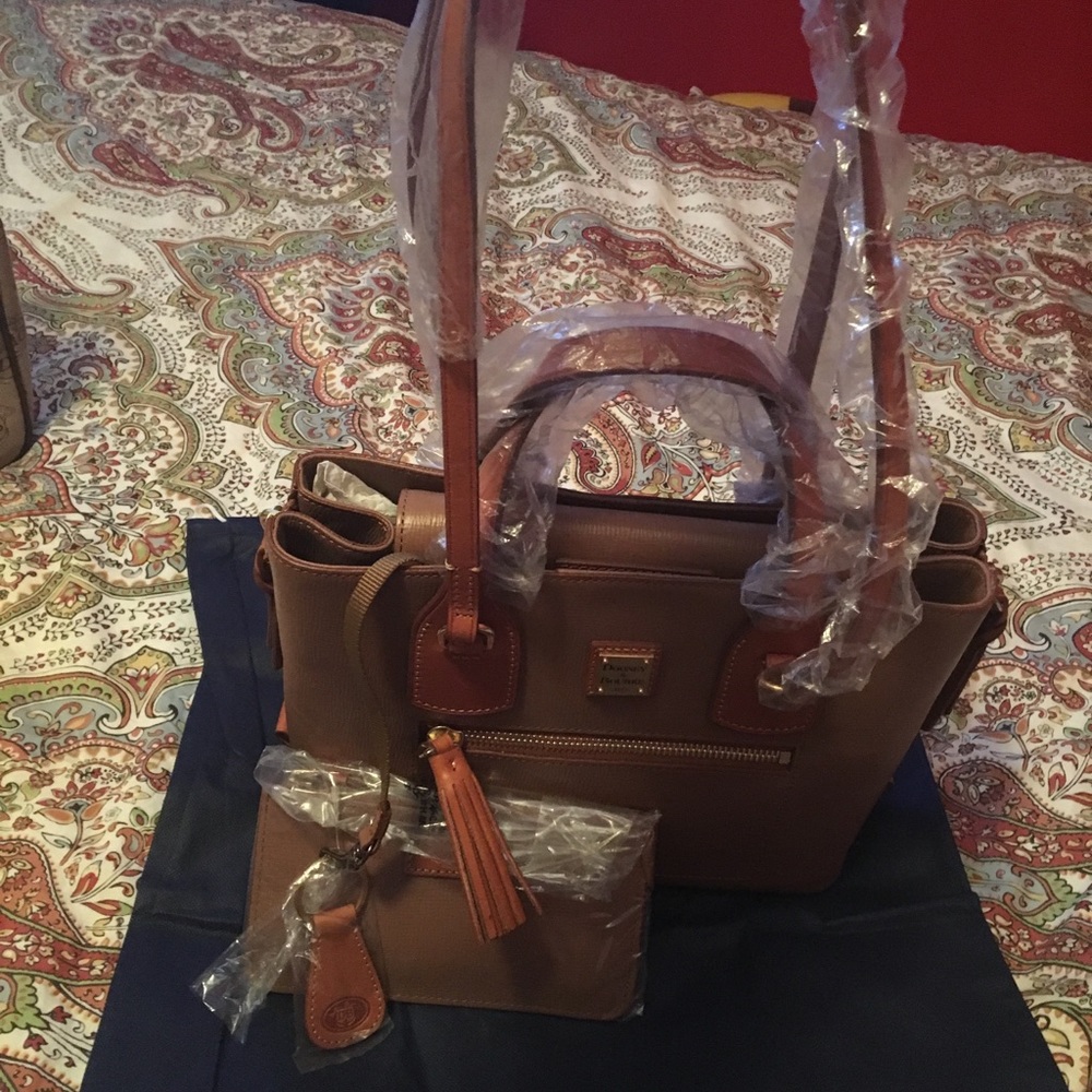 Dooney & Bourke bag